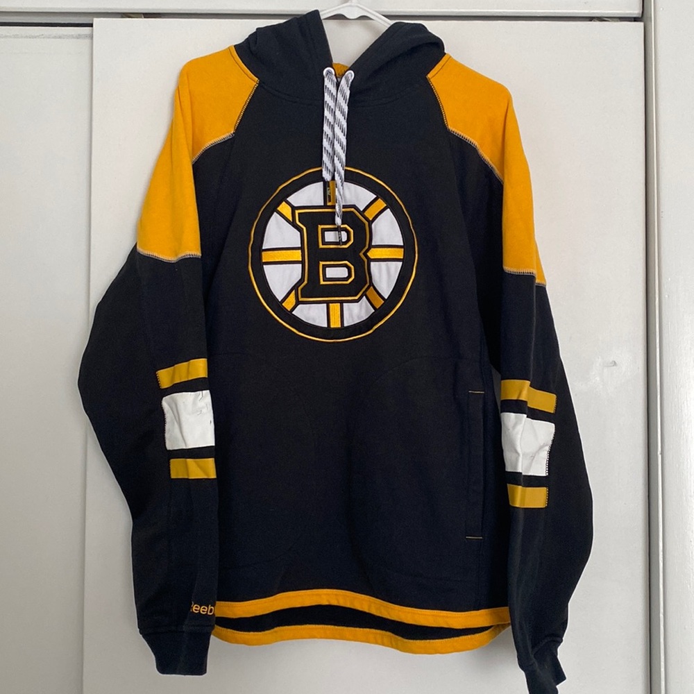 Women’s Reebok “Face Off” Bruins Sweatshirt- Size L